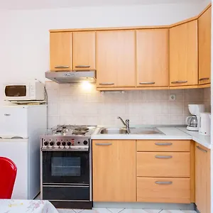  Apartment Maretic